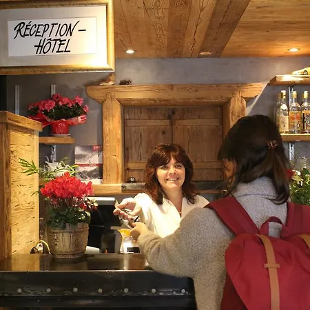 Restaurant L'escale 酒店 韦尔比耶