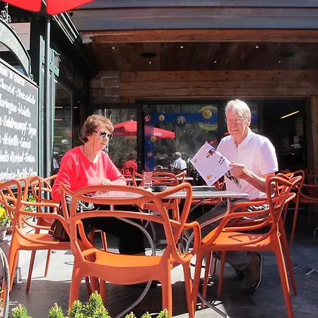 Restaurant L'escale Отель Вербье